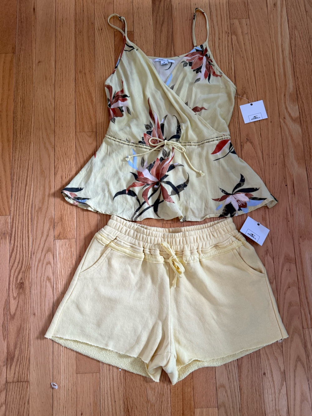 NWT O’Neill Women’s M 2 Piece Matching Set Cami Top Terry Shorts Beach Resort